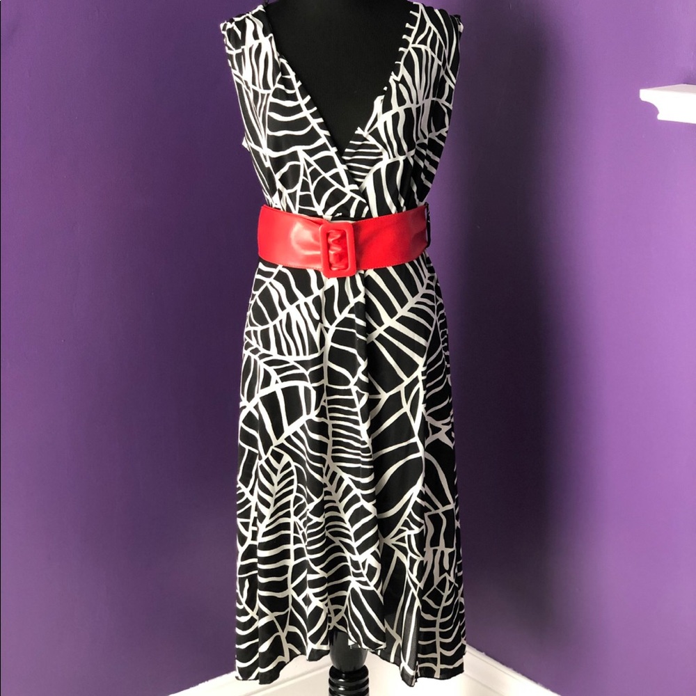 Zoey Beth dress.  Size L.  Belt included.